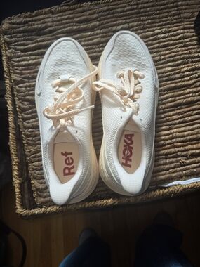 Hoka Lightweight Neutral Runner in Cream with Blush Laces